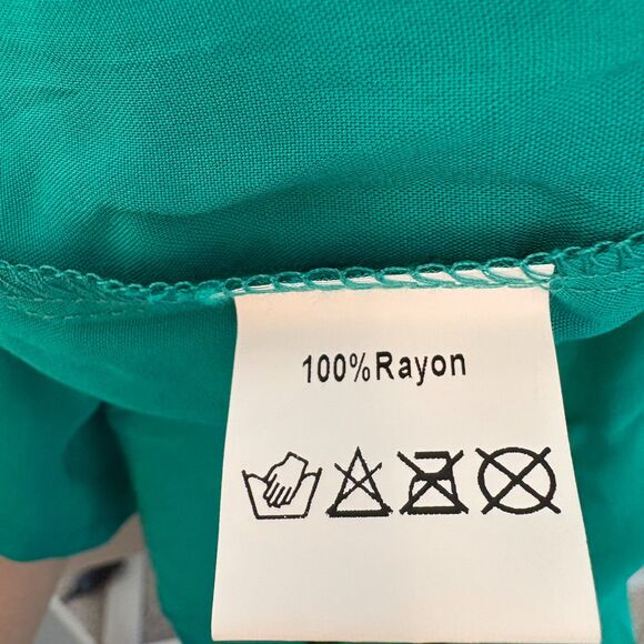 Women’s Green Smocked Boho Maxi Dress Short Sleeve Size M NWT - Picture 9 of 9